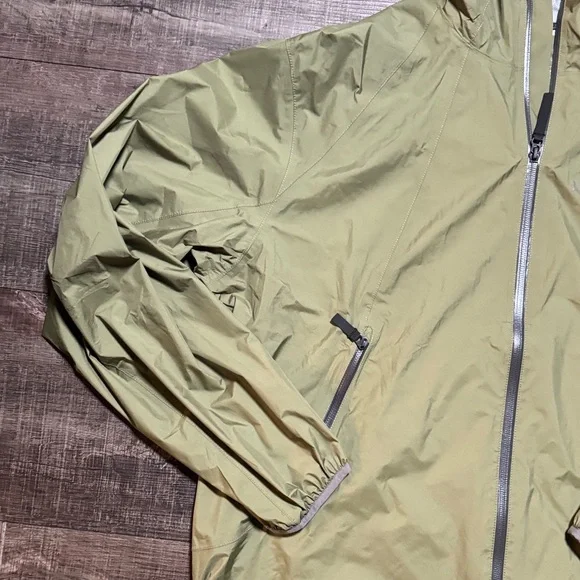 L.L. Bean Men's Light Green Hooded Jacket - Picture 2 of 8